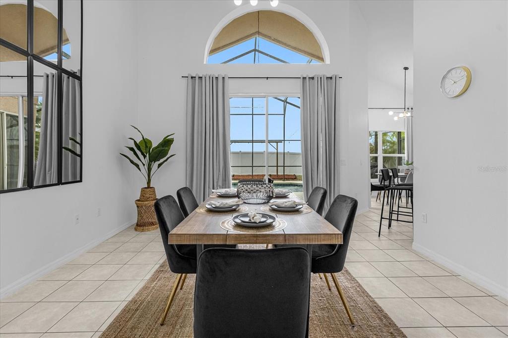 638 CASSIA DRIVE gallery image #5