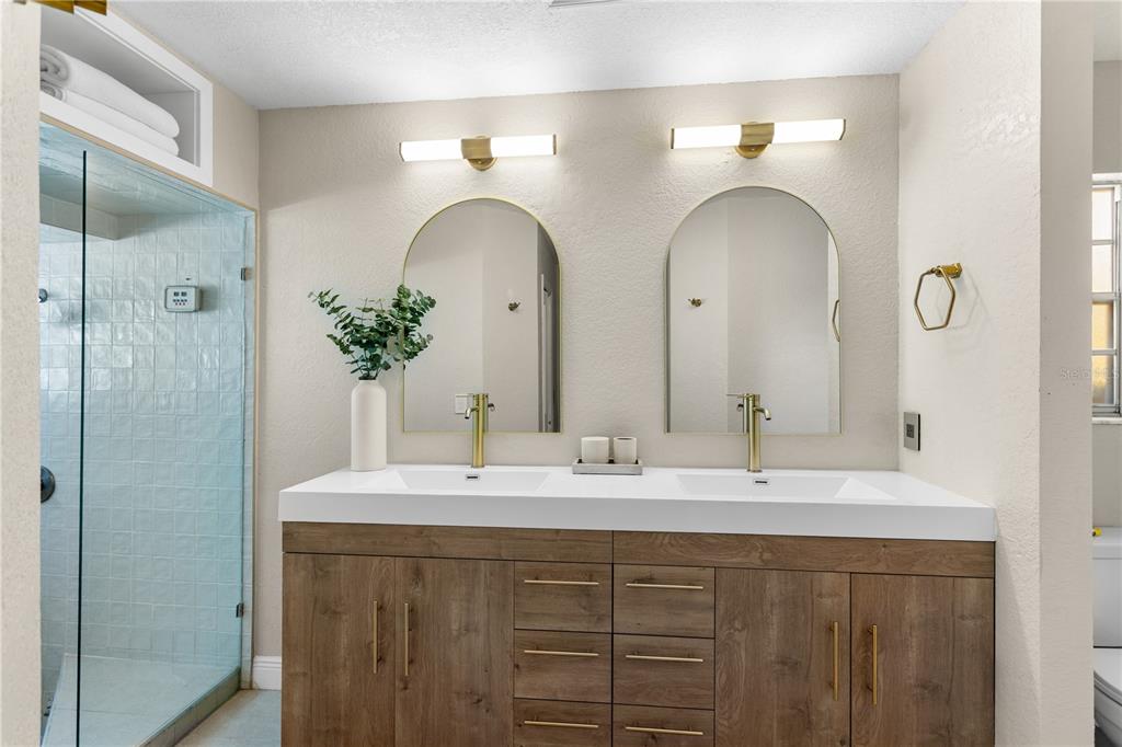 9237 MCDAVID COURT gallery image #15