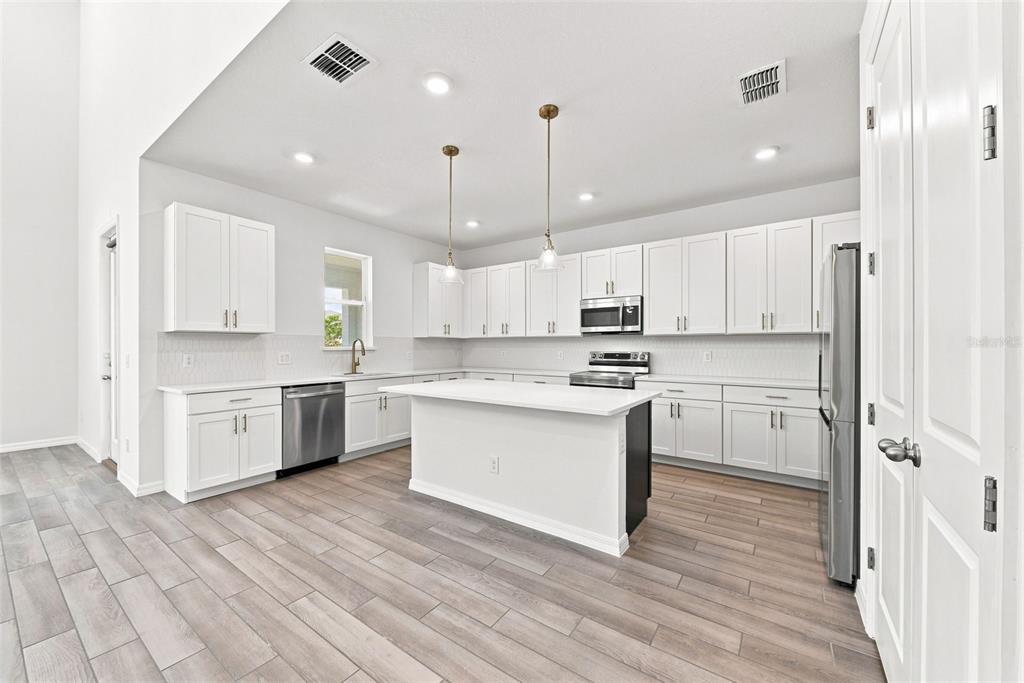 2251 DERWENT DRIVE gallery image #15