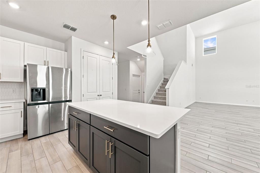 2251 DERWENT DRIVE gallery image #19