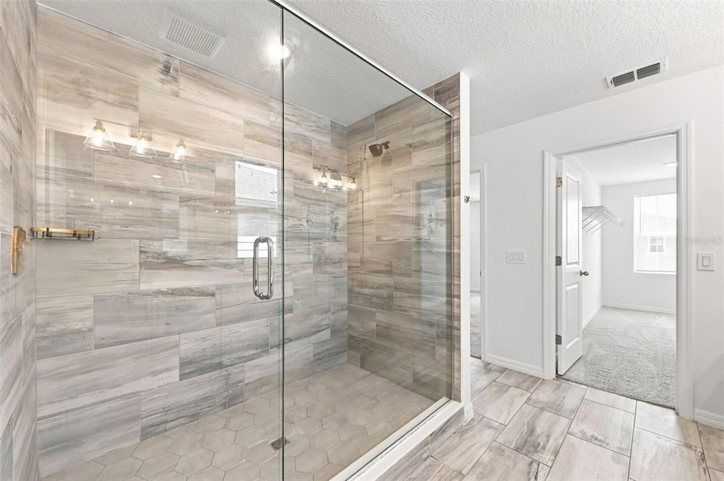 2251 DERWENT DRIVE gallery image #28