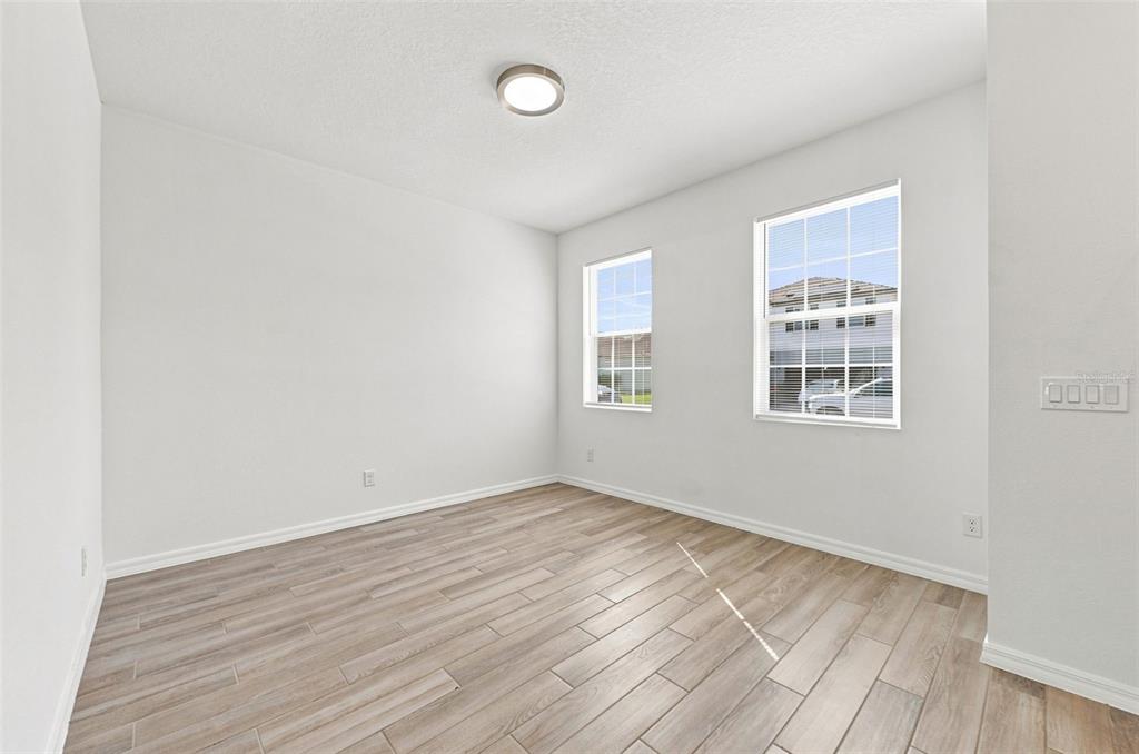 2251 DERWENT DRIVE gallery image #6