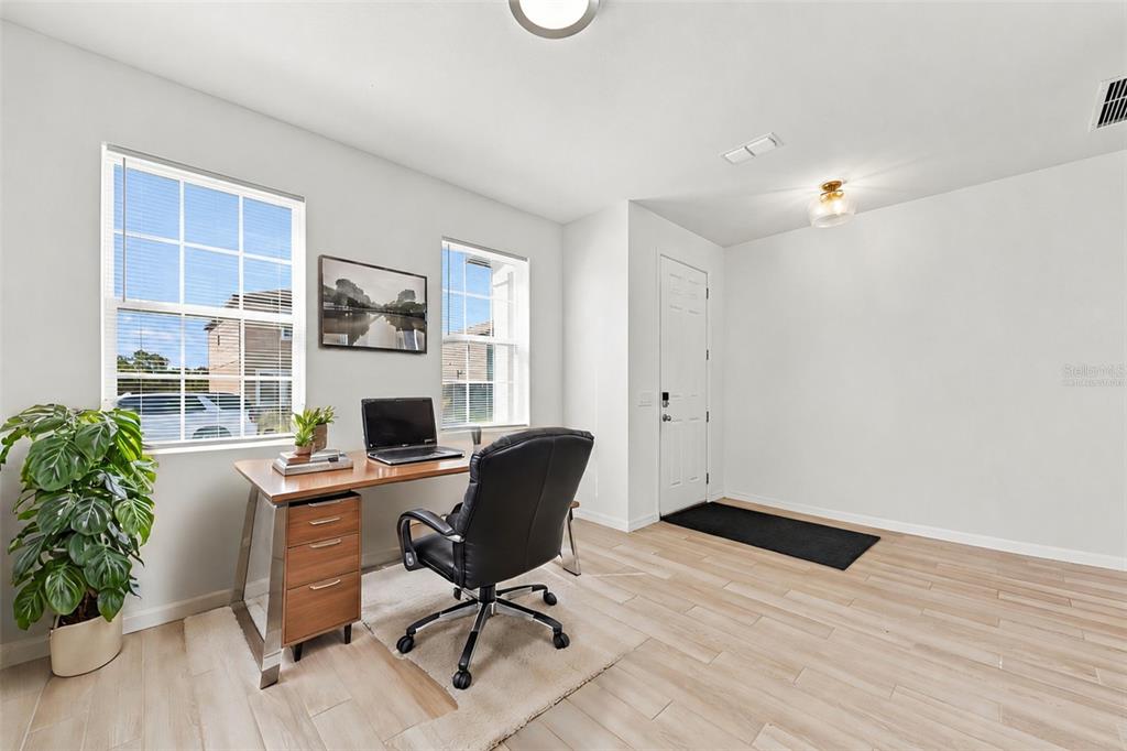 2251 DERWENT DRIVE gallery image #7