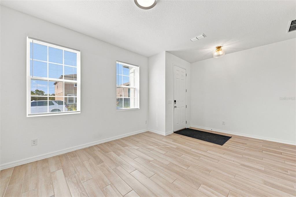 2251 DERWENT DRIVE gallery image #8