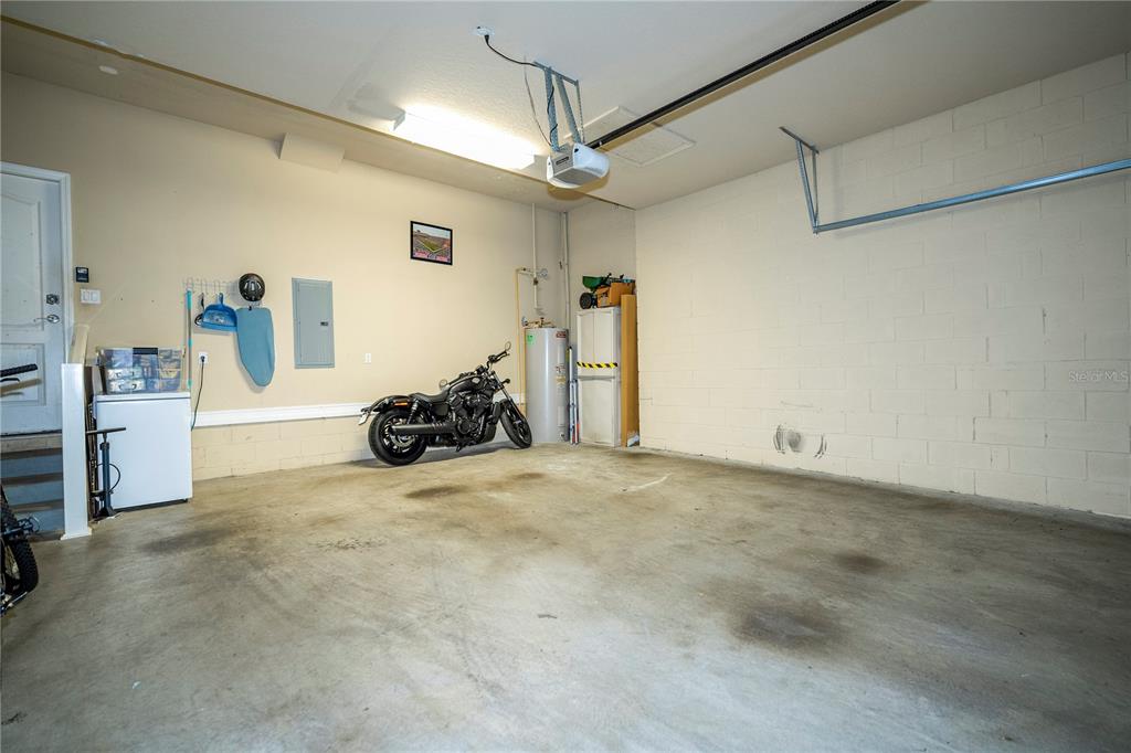 1555 HANKS AVENUE gallery image #82