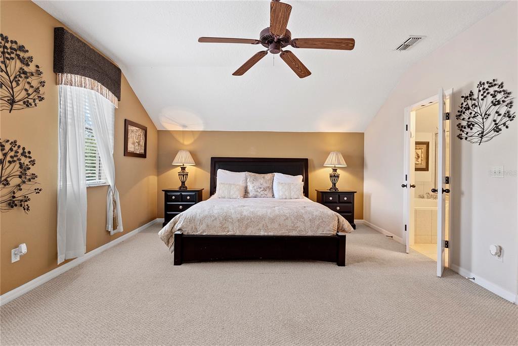 358 LAKE DAVENPORT CIRCLE gallery image #16
