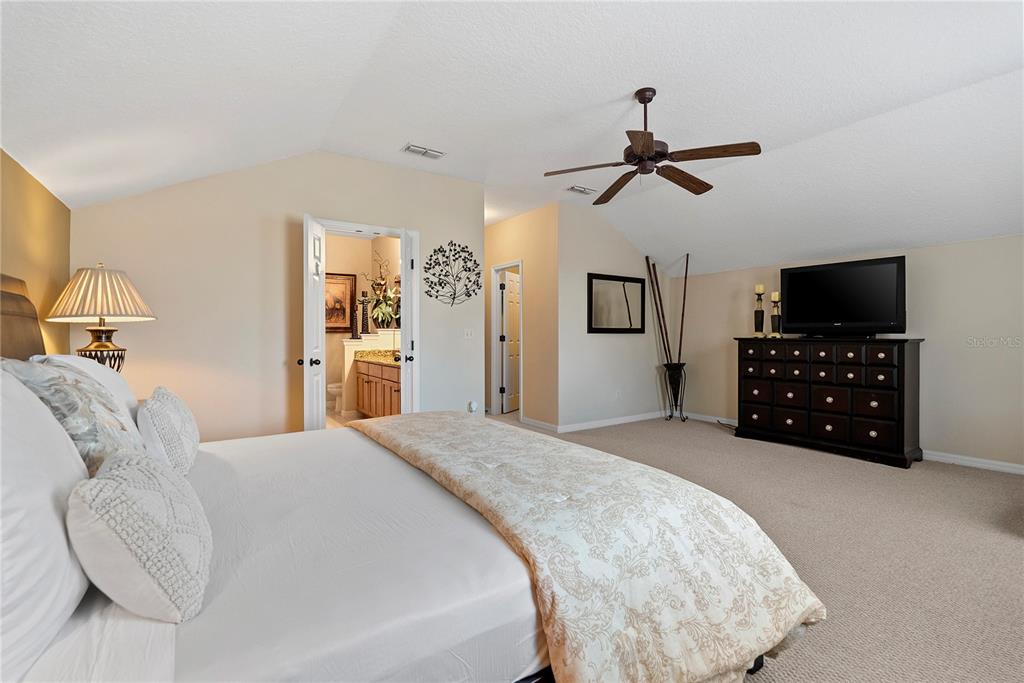 358 LAKE DAVENPORT CIRCLE gallery image #17