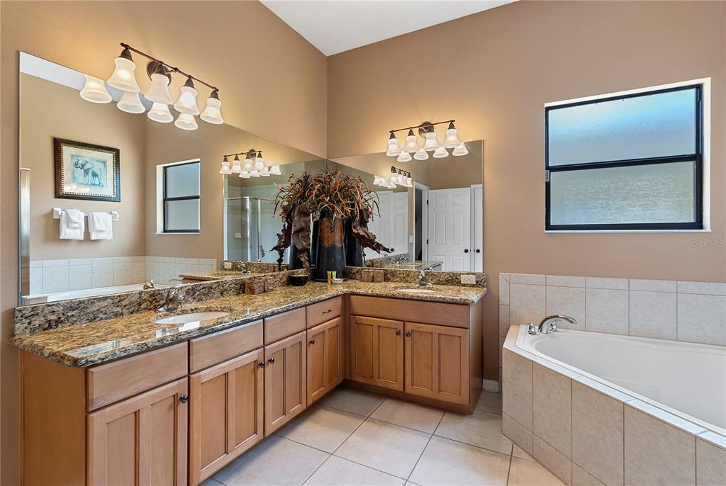 358 LAKE DAVENPORT CIRCLE gallery image #19