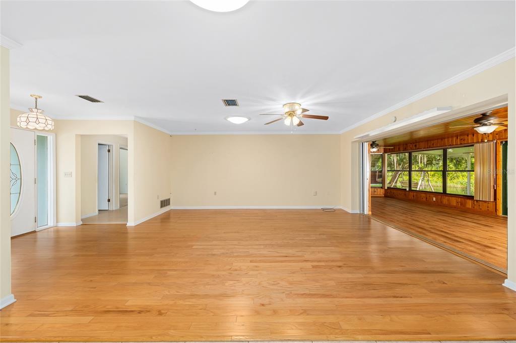 12180 MAPLE STREET gallery image #16