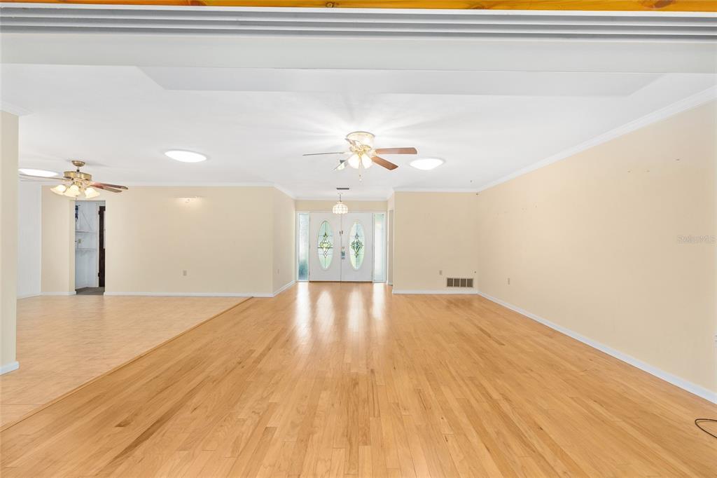 12180 MAPLE STREET gallery image #18