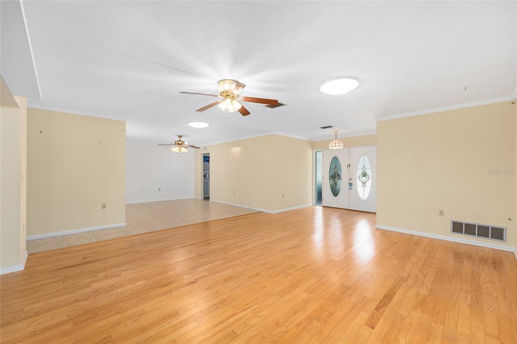 12180 MAPLE STREET gallery image #19