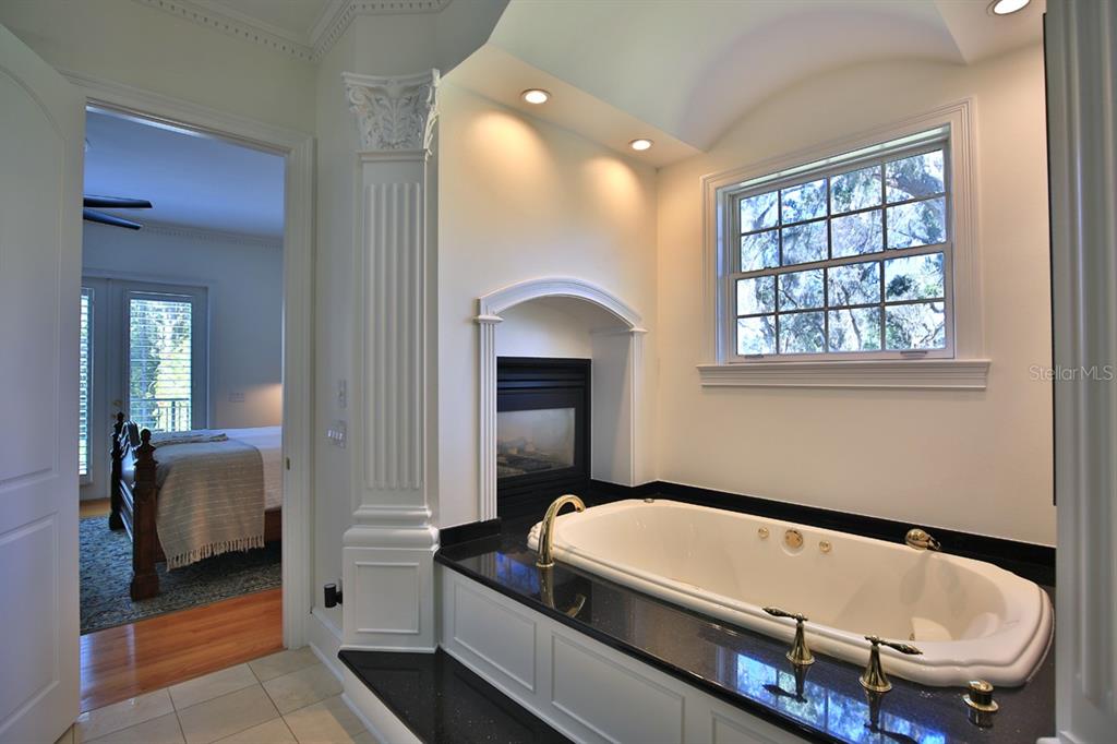 1401 SE 91ST PLACE gallery image #43