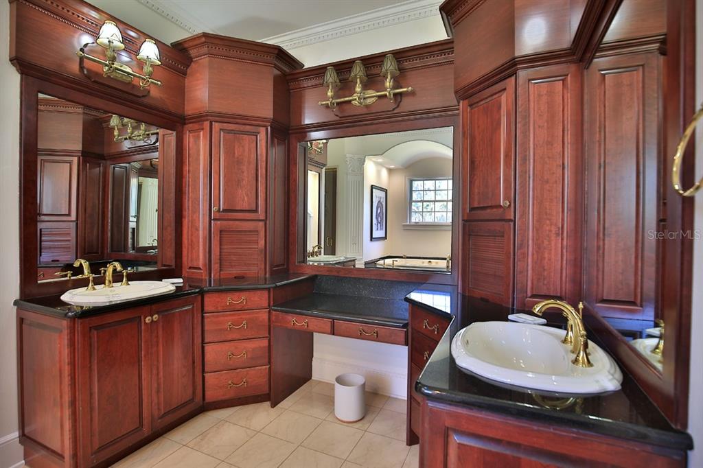 1401 SE 91ST PLACE gallery image #44
