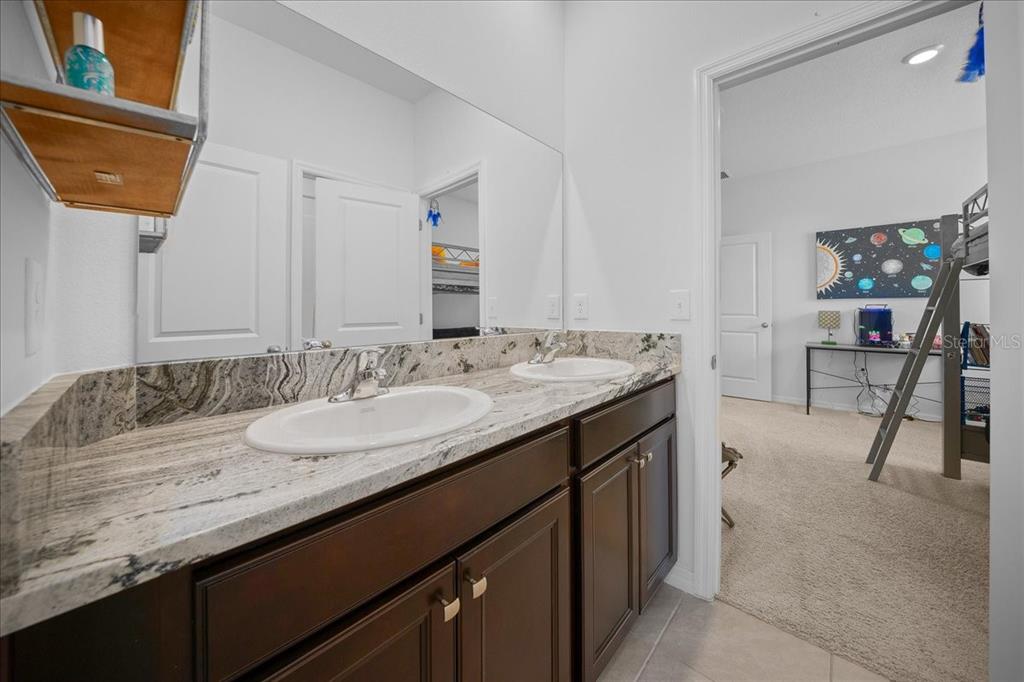 8598 SW 59TH TERRACE gallery image #39