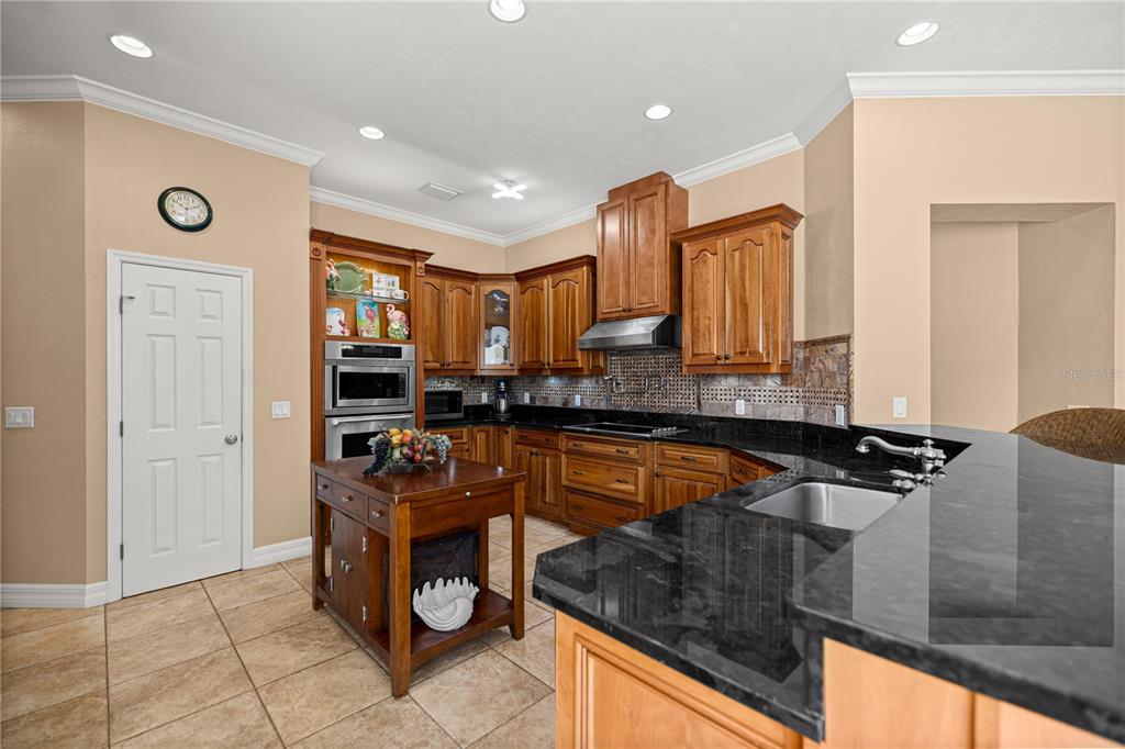 6081 W PELL PLACE gallery image #16
