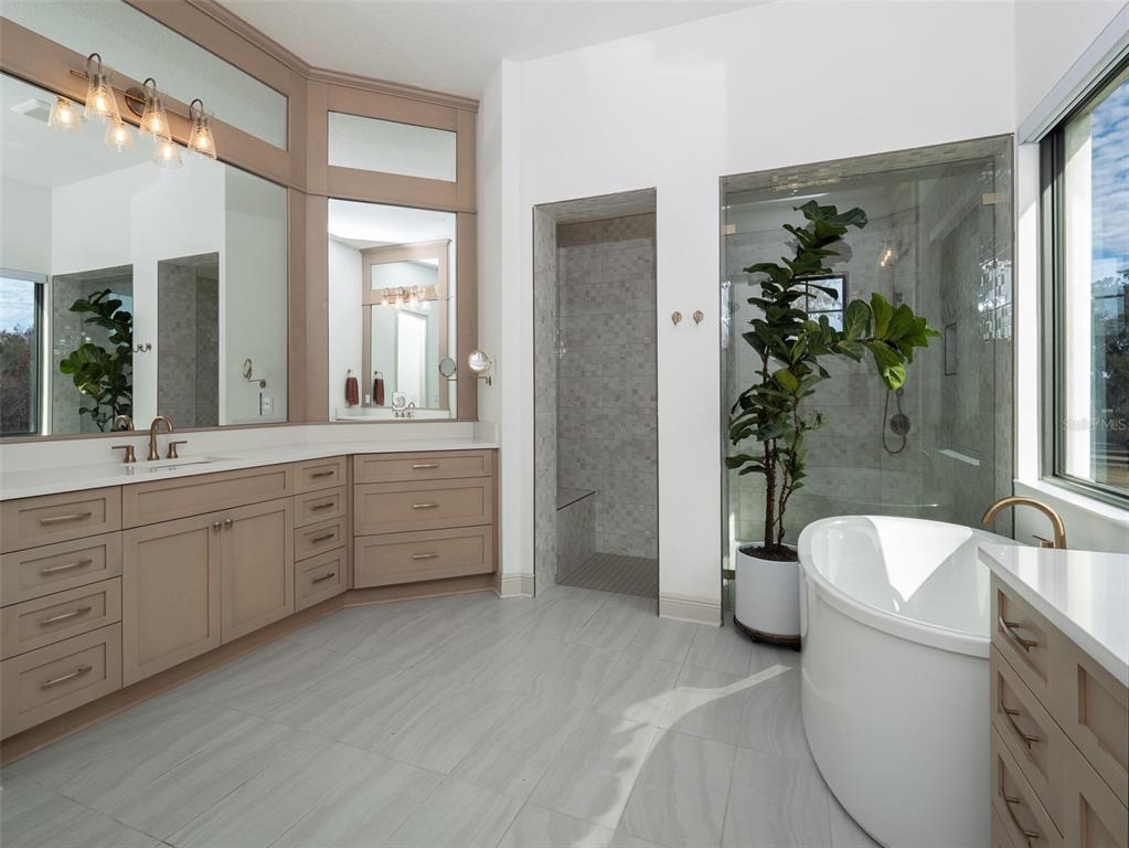 11920 SE 22ND AVENUE ROAD gallery image #13