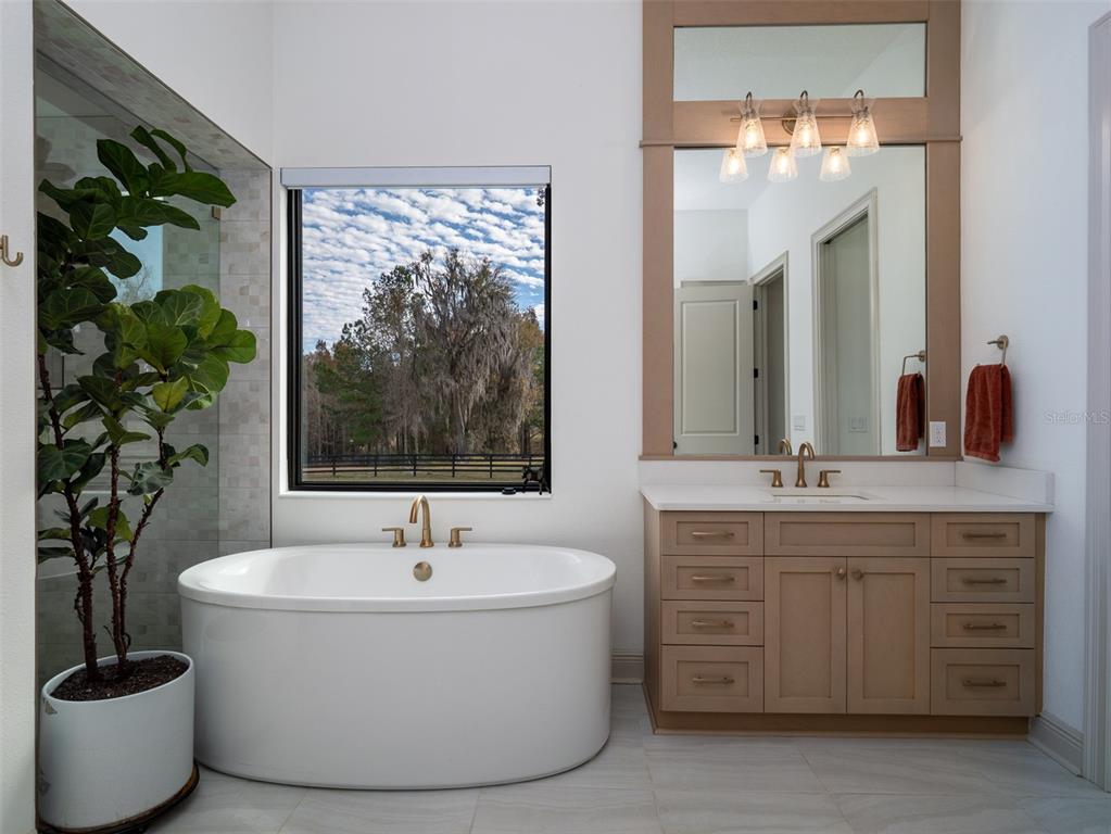 11920 SE 22ND AVENUE ROAD gallery image #14