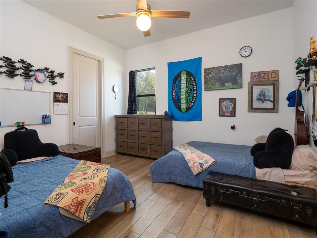 11920 SE 22ND AVENUE ROAD gallery image #18