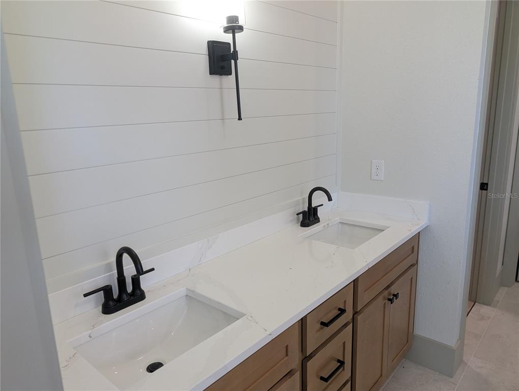 1303 NE 23RD AVENUE gallery image #21