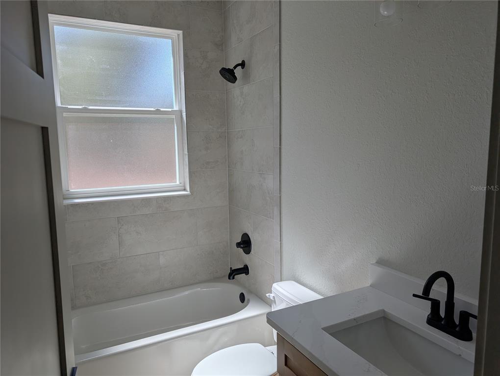 1303 NE 23RD AVENUE gallery image #34