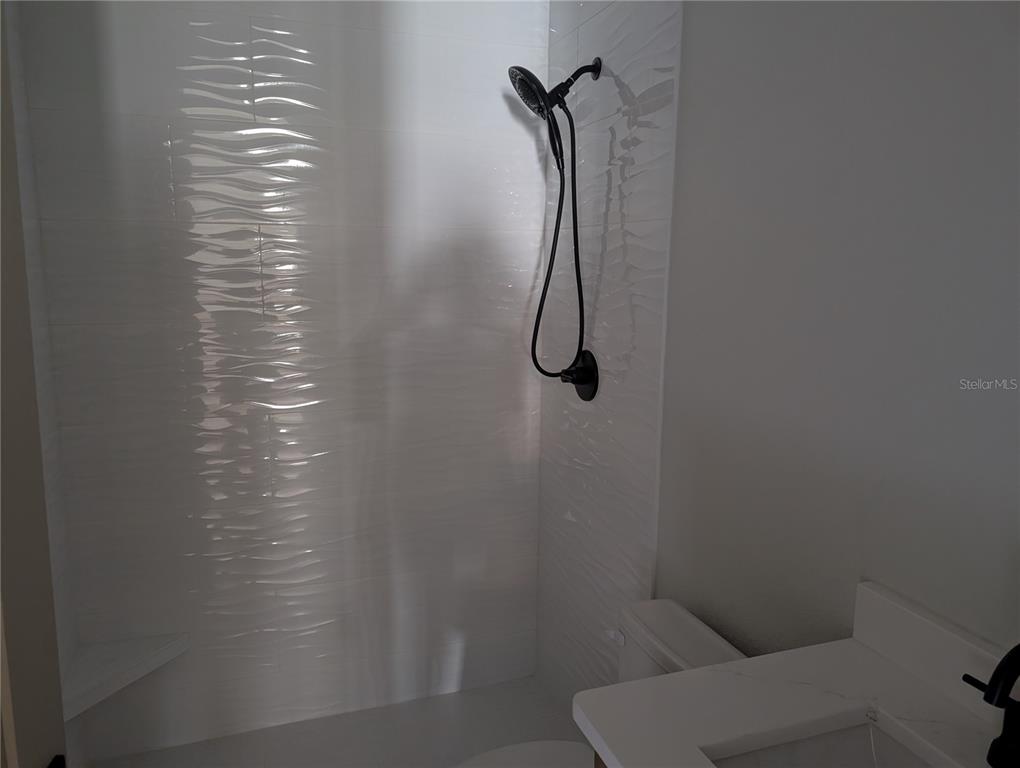 1303 NE 23RD AVENUE gallery image #37