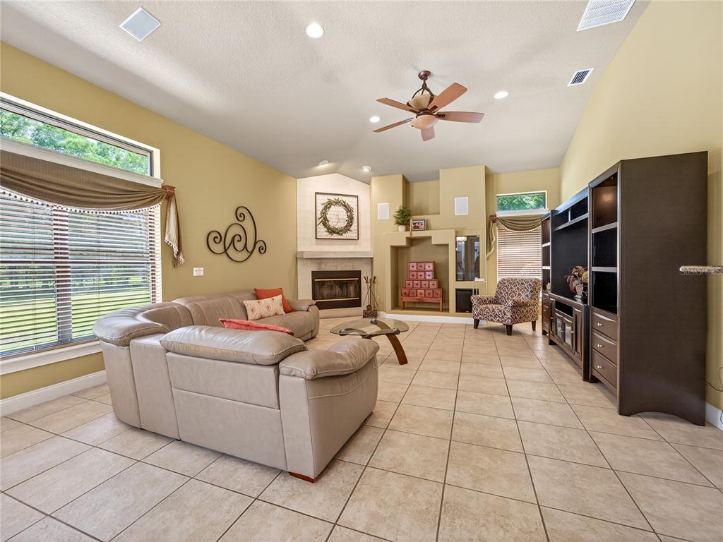 1640 SE 91ST PLACE gallery image #20