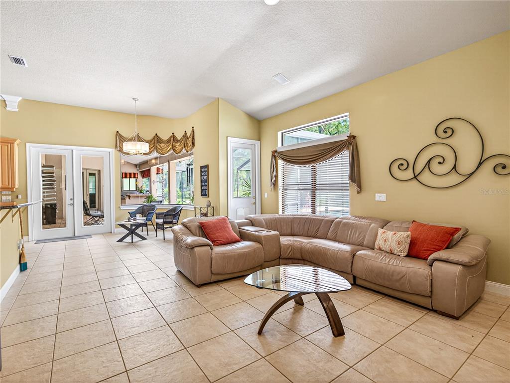 1640 SE 91ST PLACE gallery image #21