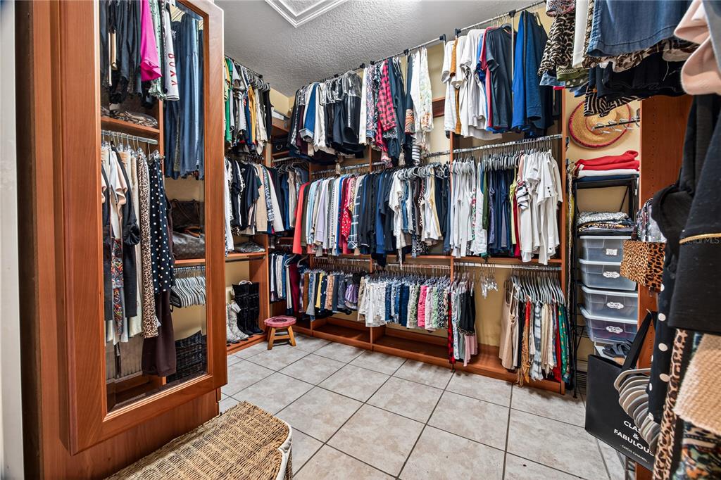 1640 SE 91ST PLACE gallery image #30
