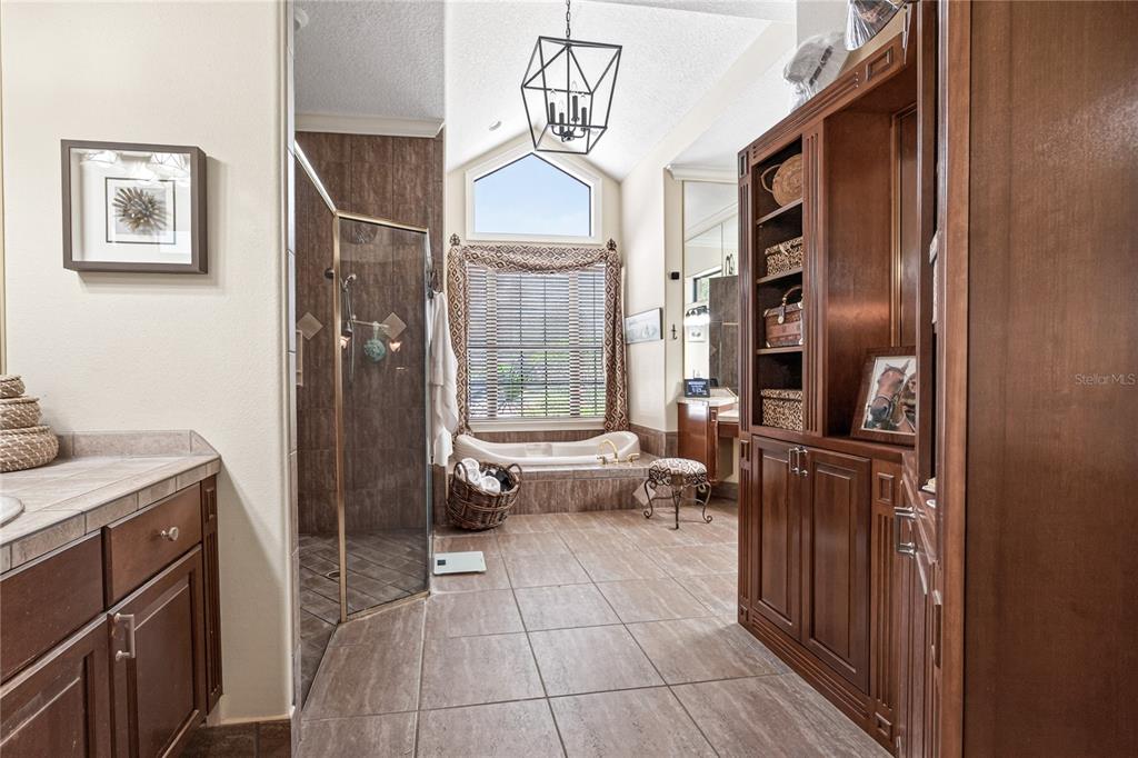 1640 SE 91ST PLACE gallery image #32