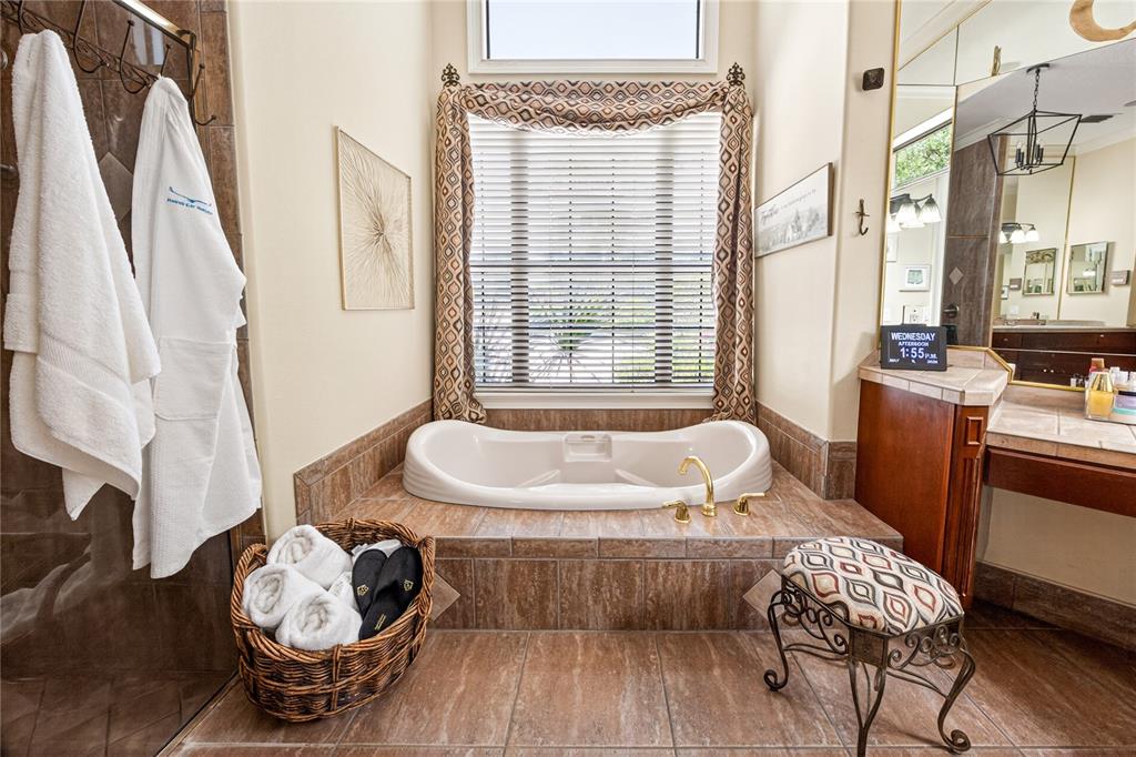 1640 SE 91ST PLACE gallery image #35