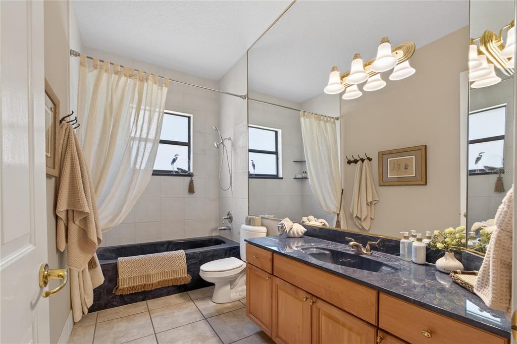 1640 SE 91ST PLACE gallery image #39
