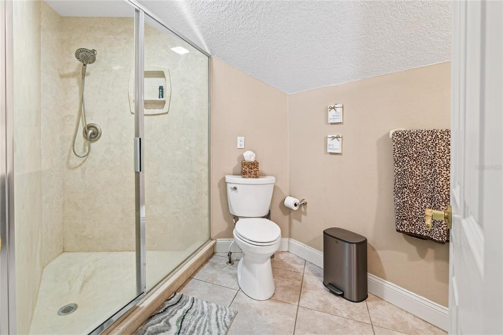 1640 SE 91ST PLACE gallery image #57
