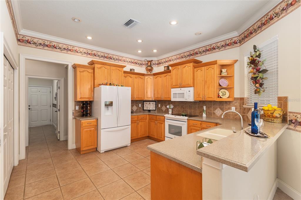 3865 SE 52ND AVENUE gallery image #2