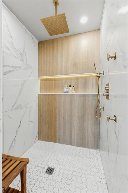 1825 CLUBHOUSE ROAD gallery image #37