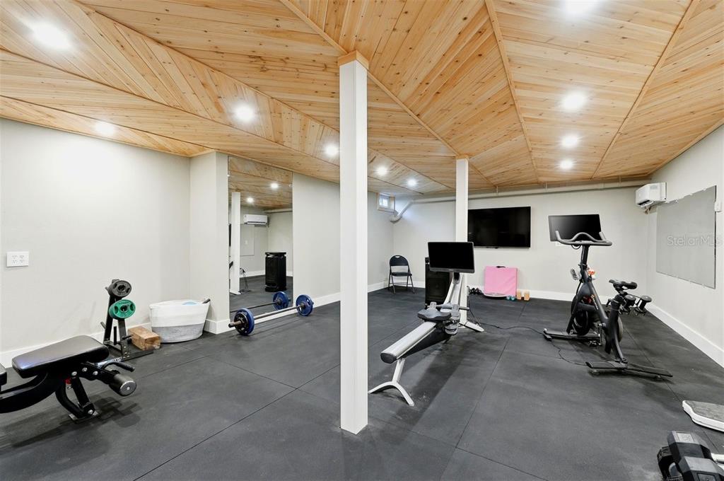 1825 CLUBHOUSE ROAD gallery image #50