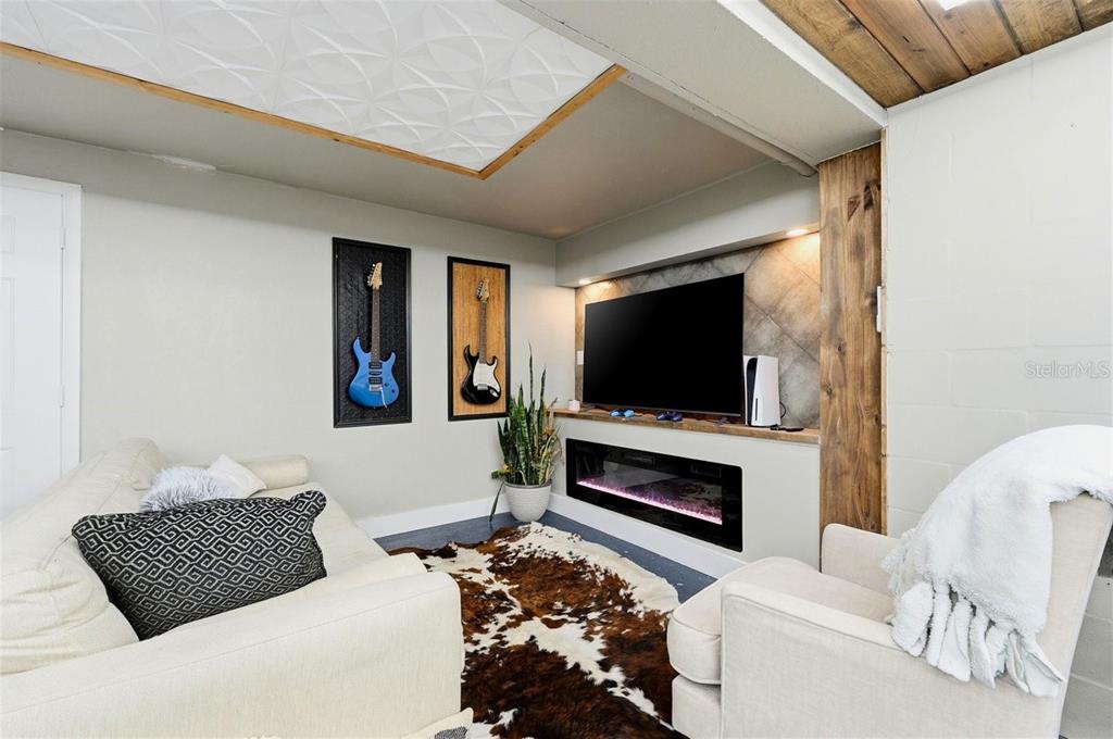 1825 CLUBHOUSE ROAD gallery image #52