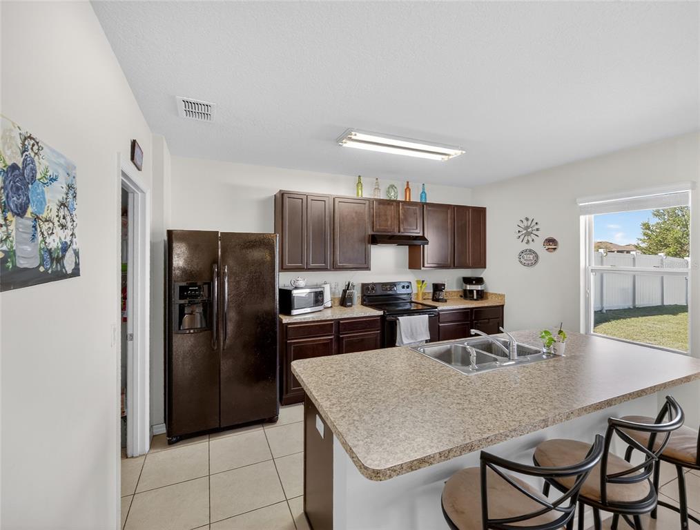 885 FREEDOM BOULEVARD gallery image #10
