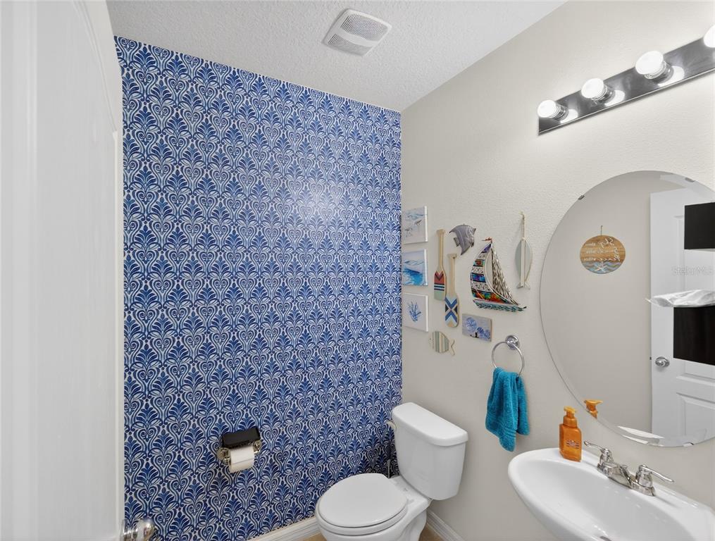 885 FREEDOM BOULEVARD gallery image #20