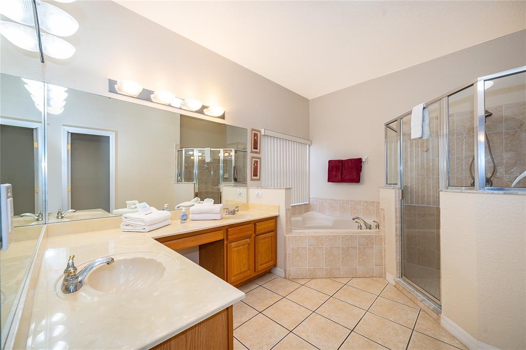 569 BURFORD CIRCLE gallery image #12