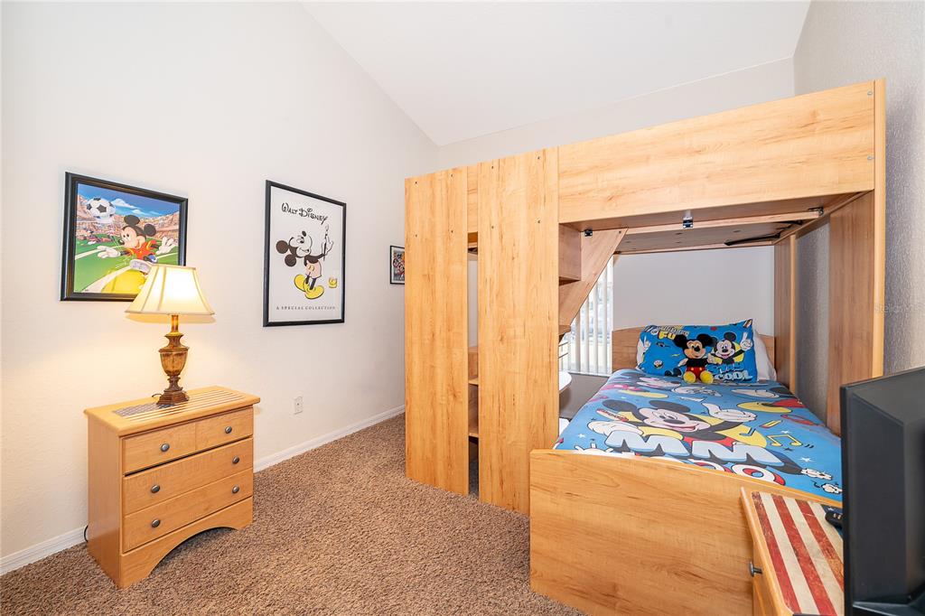 569 BURFORD CIRCLE gallery image #14