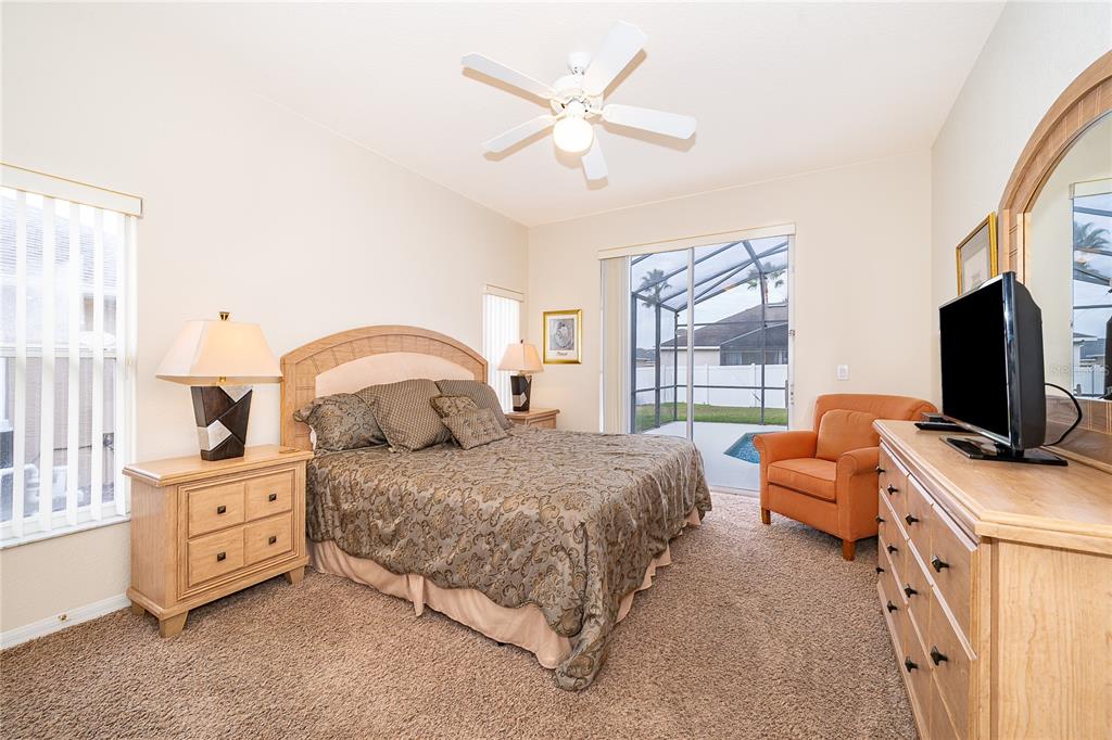 569 BURFORD CIRCLE gallery image #17