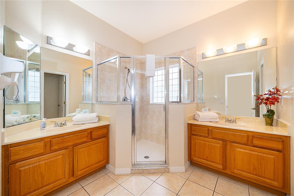 569 BURFORD CIRCLE gallery image #18