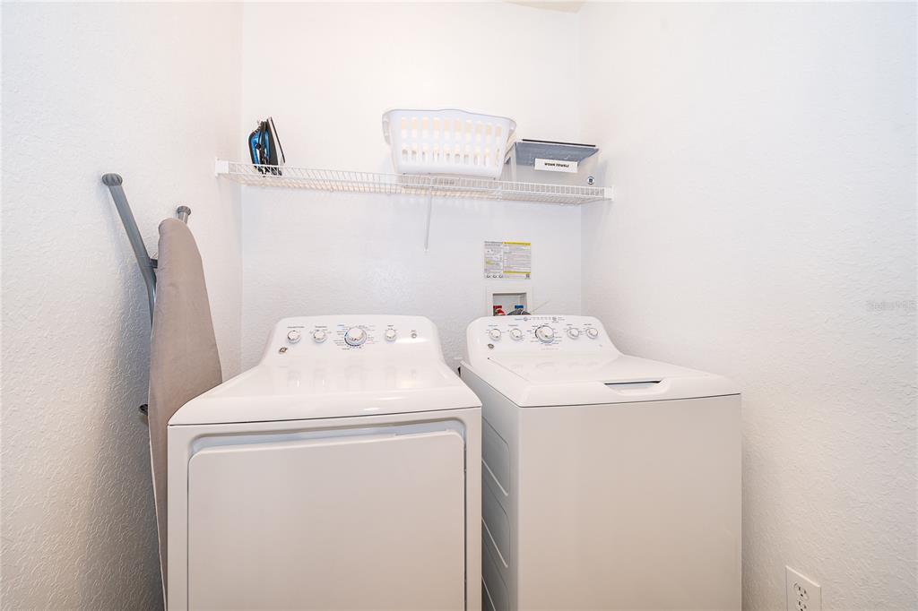 569 BURFORD CIRCLE gallery image #26