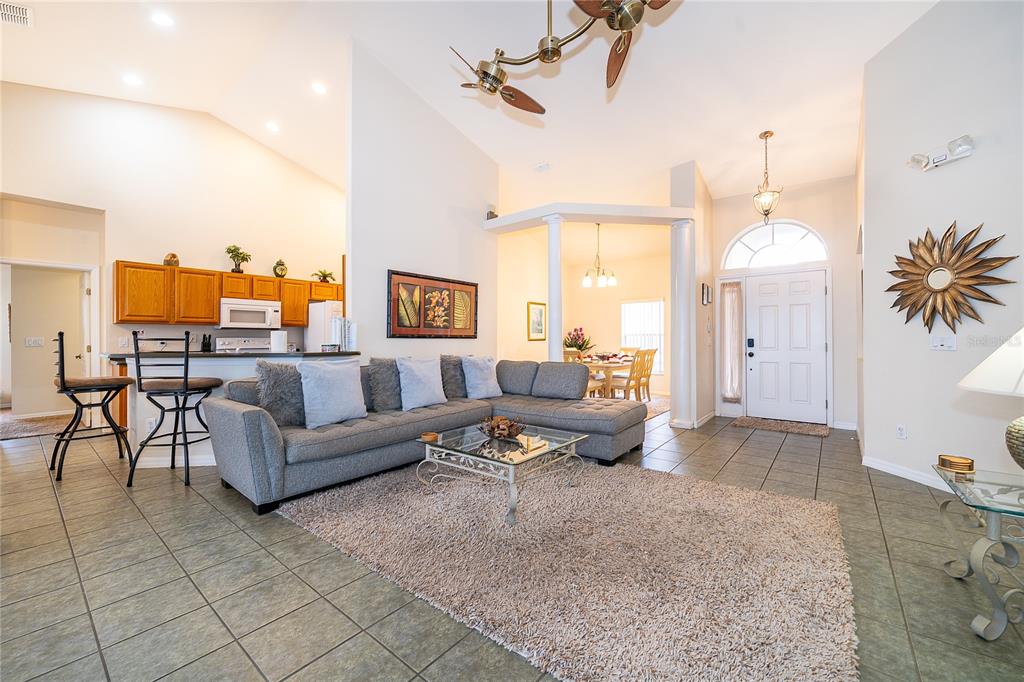 569 BURFORD CIRCLE gallery image #3