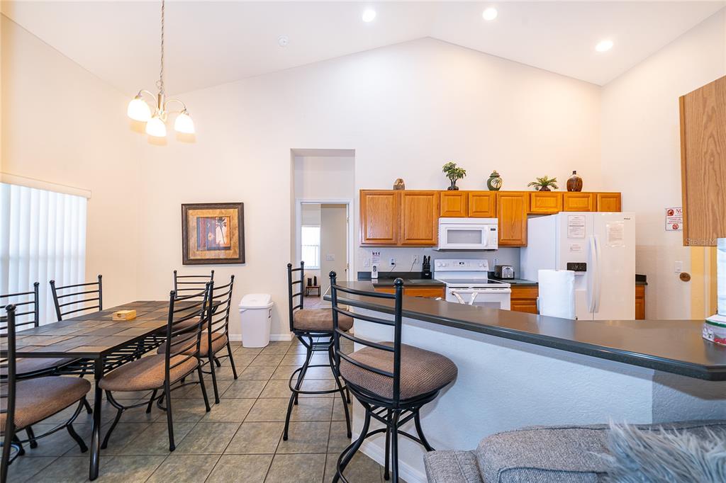 569 BURFORD CIRCLE gallery image #9