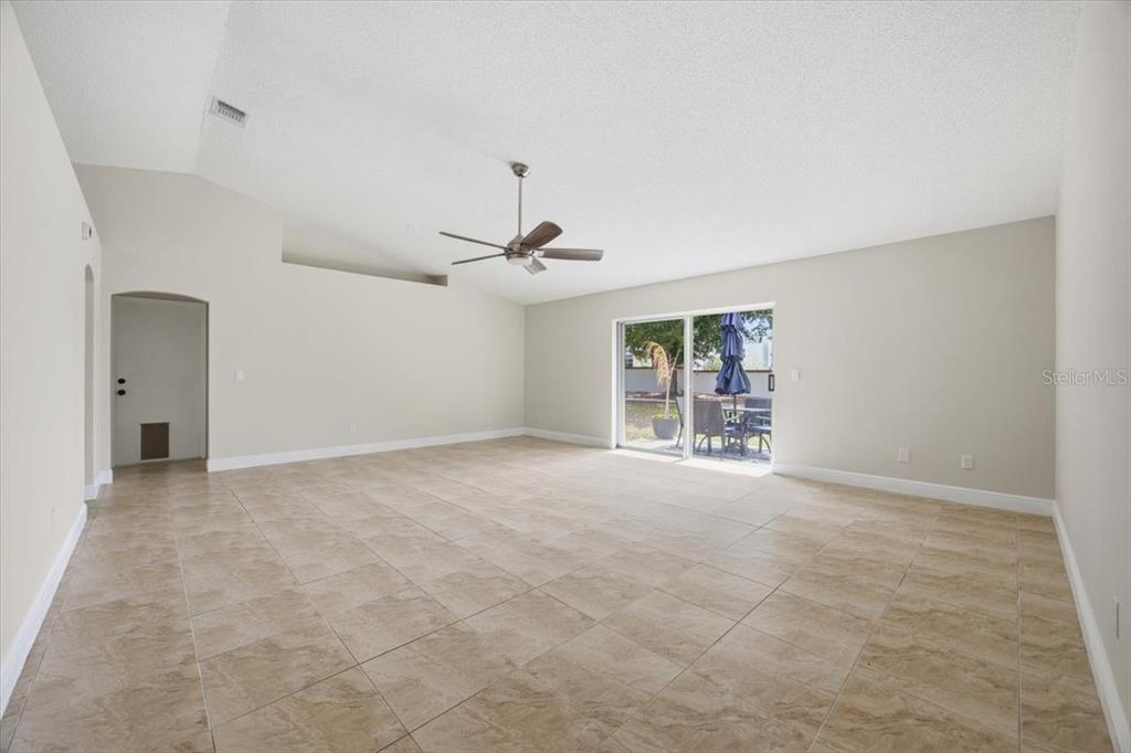 910 AMY RIDGE COURT gallery image #14