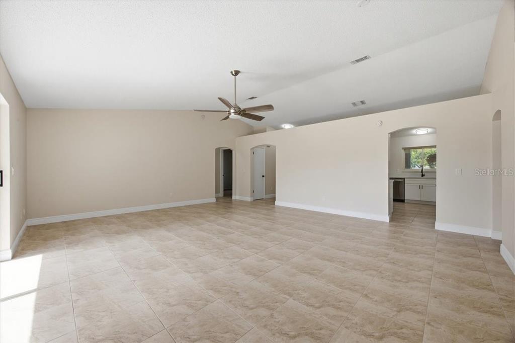 910 AMY RIDGE COURT gallery image #15