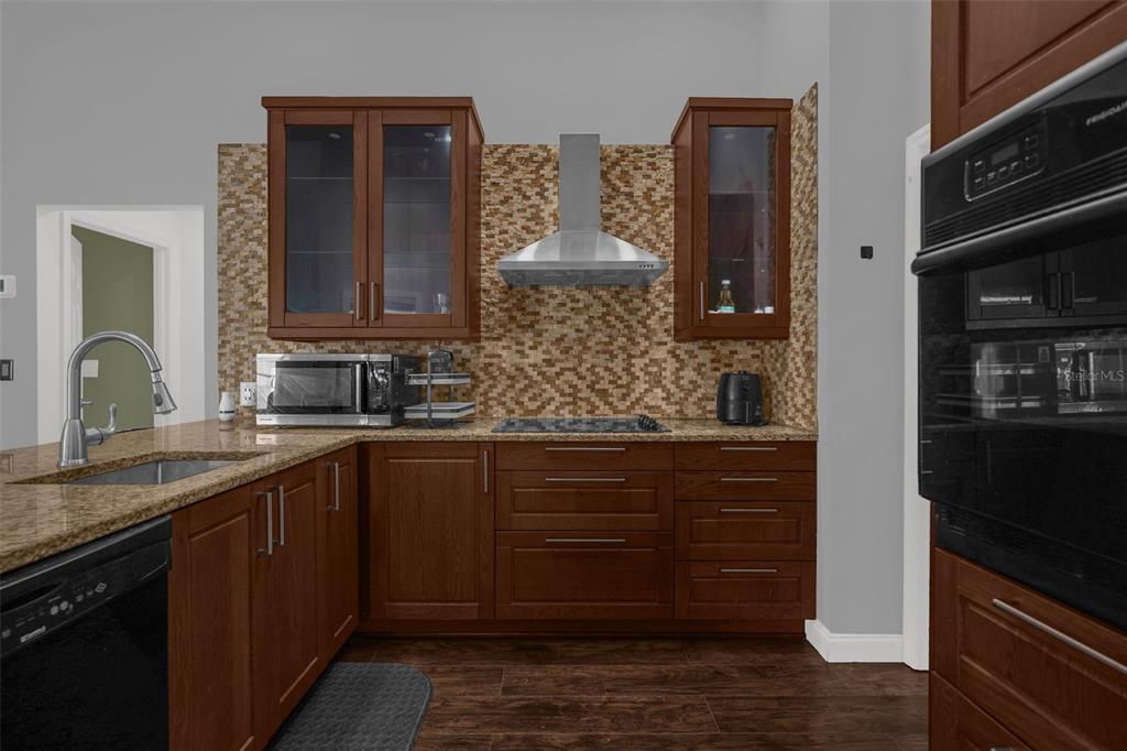 149 IMPERIAL OAK COURT gallery image #10