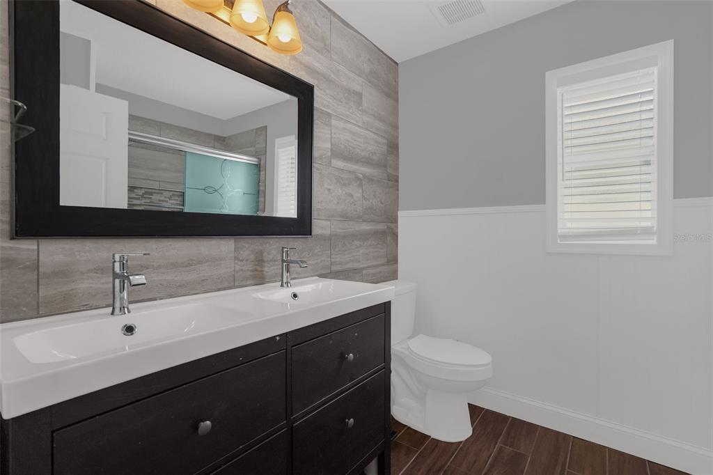 149 IMPERIAL OAK COURT gallery image #21