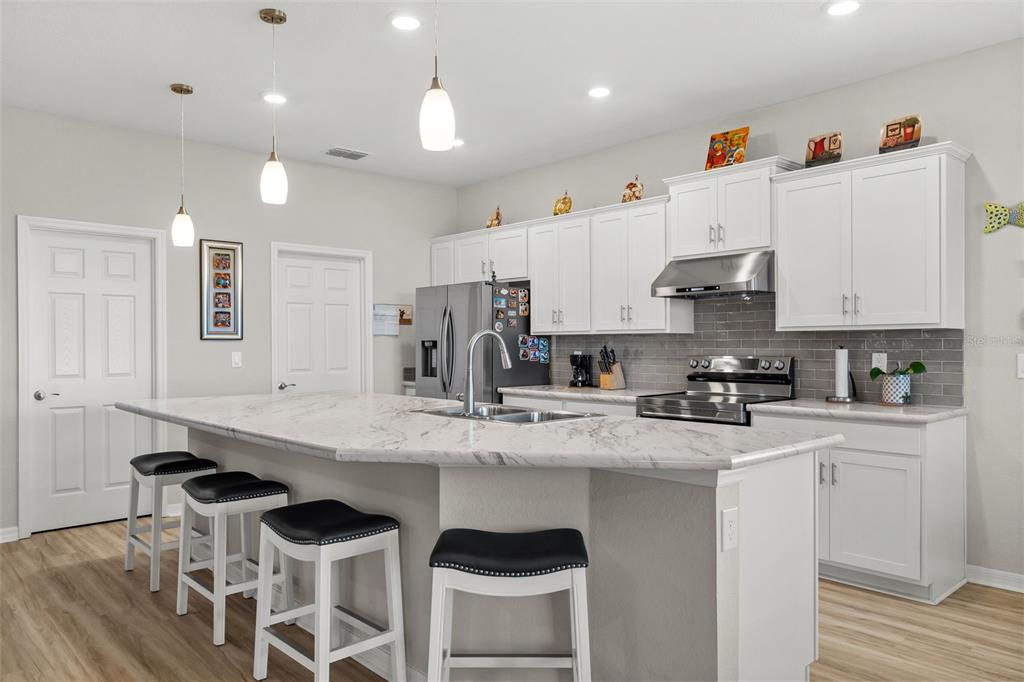 1553 FLEUR DRIVE gallery image #3
